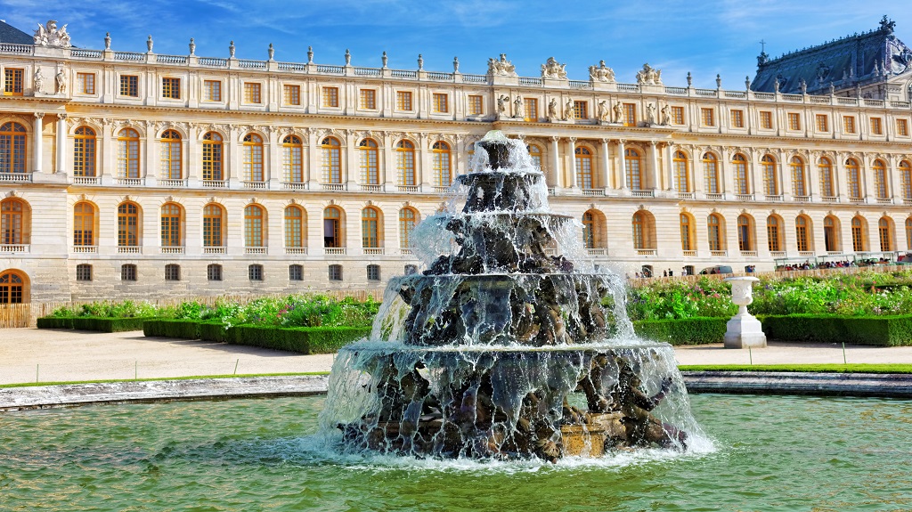 Beautiful Versailles Fontaine -Pyramid , France