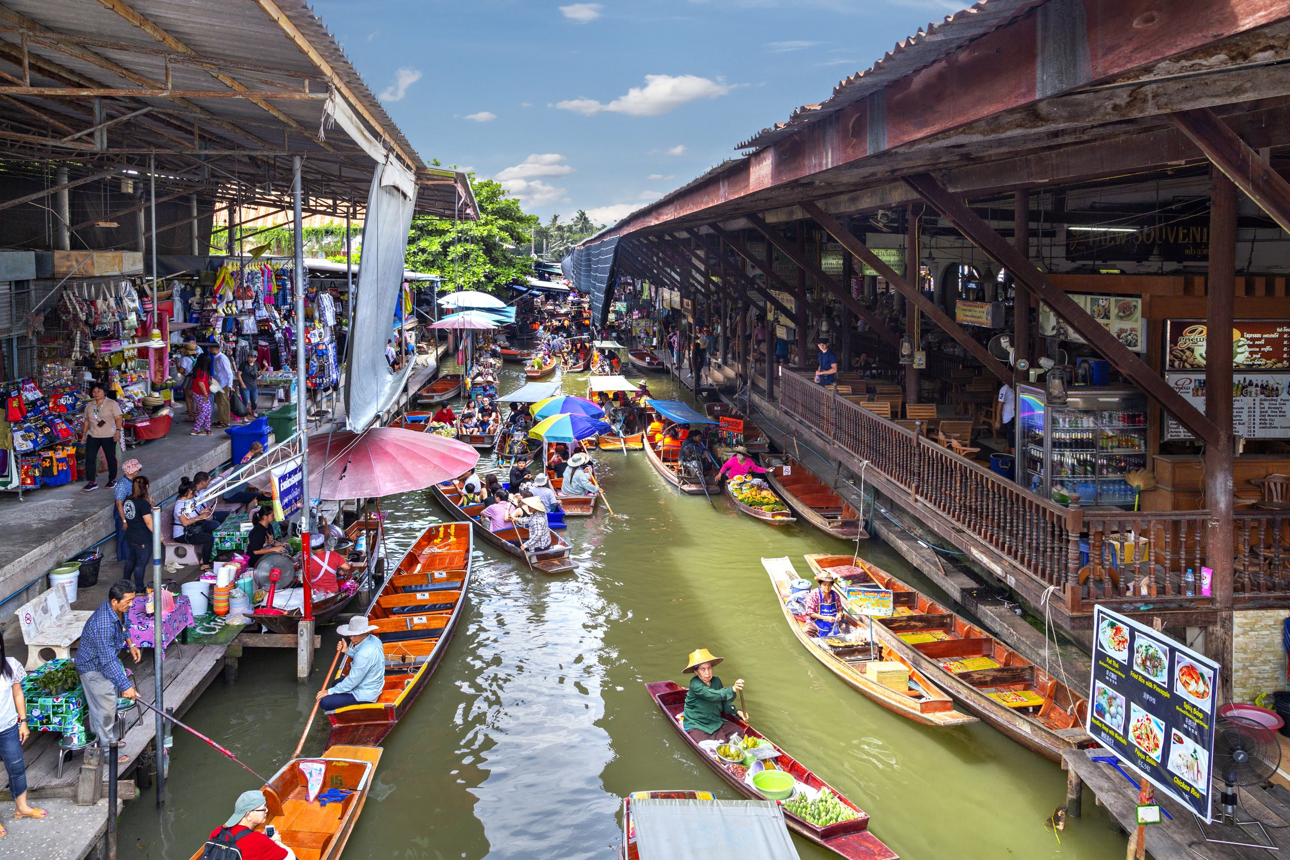 Floating Market in Damnoen Saduak, Thailand