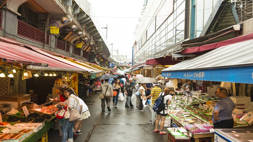 Tsukiji outer market in Tokyo
