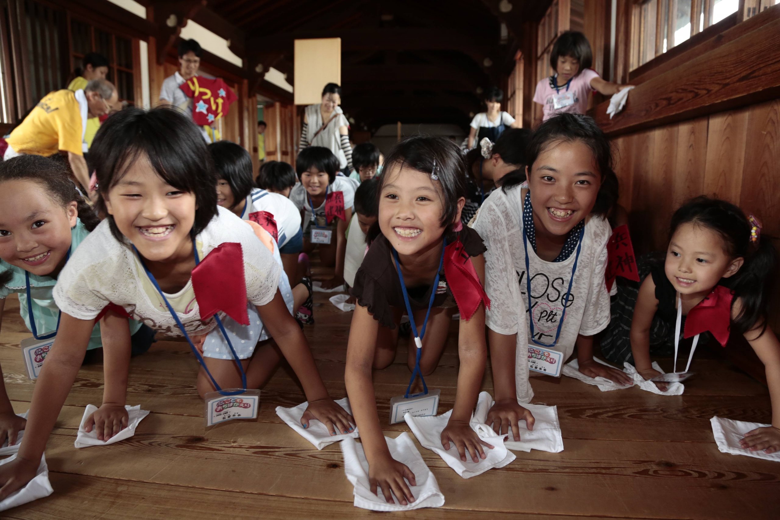 japan-students-cleaning