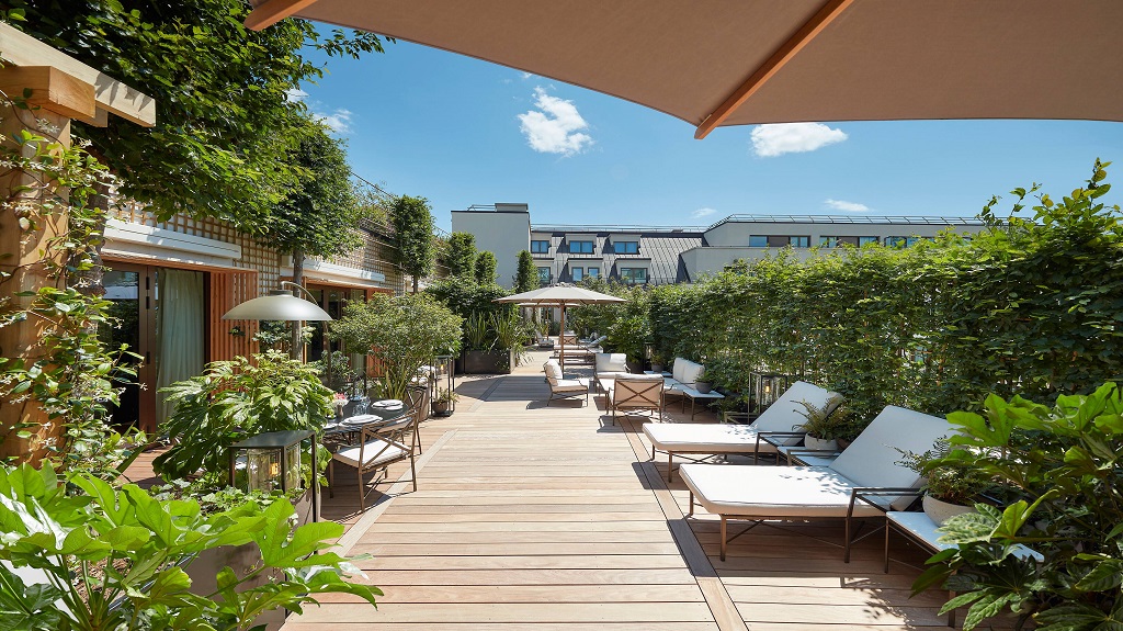 mandarin-paris-2019-suite-parisian-apartment-terrace-02