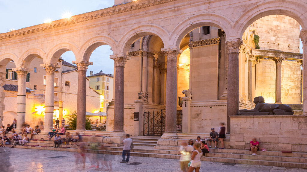 Tourists at peristyle in Split
